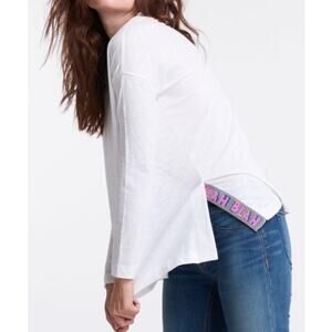 Lisa Todd White Embroidered "Blah Blah" Long Sleeve V-Neck Top Women's Small